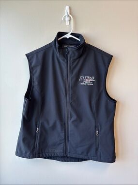 Icy Strait Point Hoonah Alaska Embroidered Softshell Vest - Dark Gray